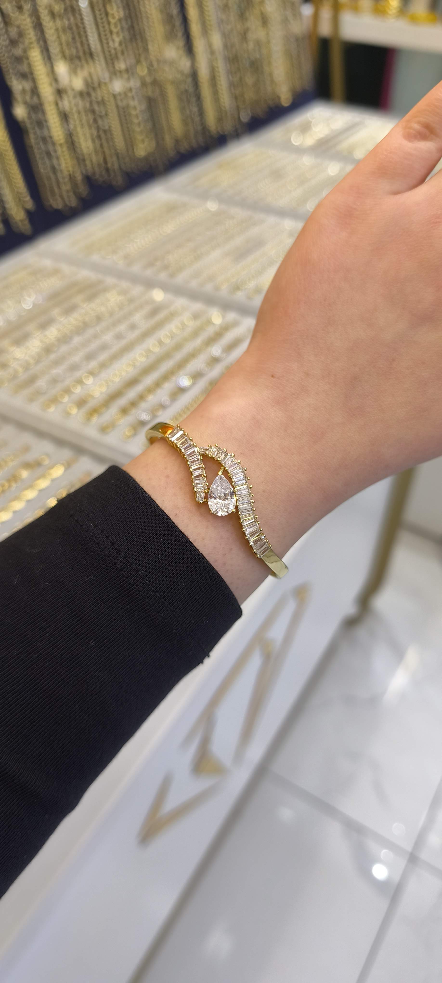 XUPING-GECENİN IŞILTISI